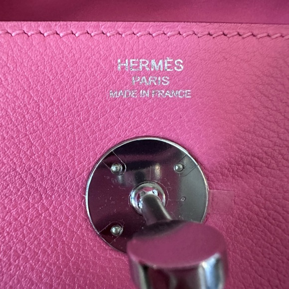 Hermes Lindy 26cm in rose azalee color, evercolor leather w. palladium (silver) - Picture 8 of 10